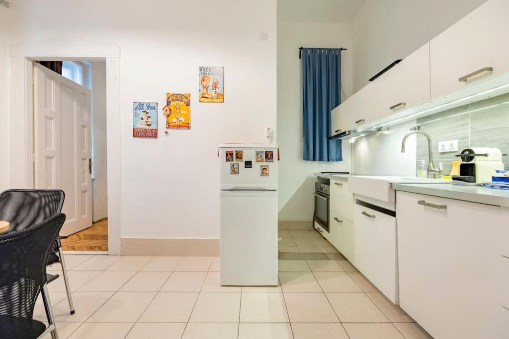The Gem Apartment Budapest Exterior photo