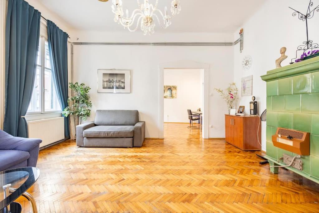 The Gem Apartment Budapest Exterior photo